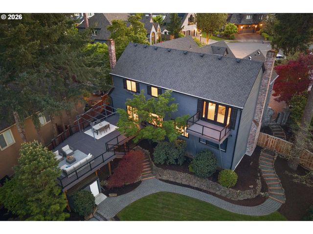 18370 RIVER EDGE Ln, Lake Oswego, OR 97034