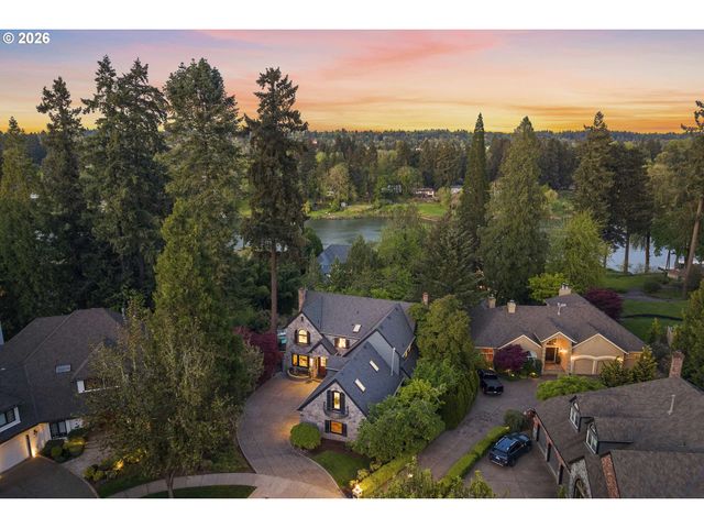 18370 RIVER EDGE Ln, Lake Oswego, OR 97034