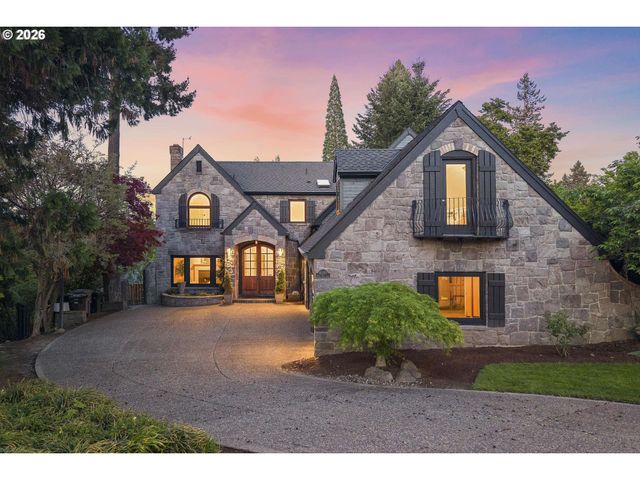 18370 RIVER EDGE Ln, Lake Oswego, OR 97034