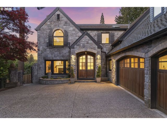 18370 RIVER EDGE Ln, Lake Oswego, OR 97034