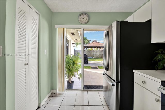 14138 SW 164th Ter, Miami, FL 33177