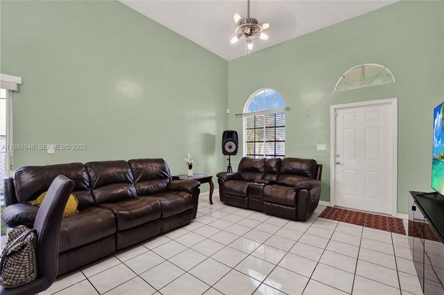 14138 SW 164th Ter, Miami, FL 33177