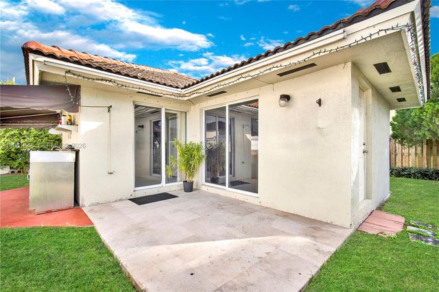 14138 SW 164th Ter, Miami, FL 33177