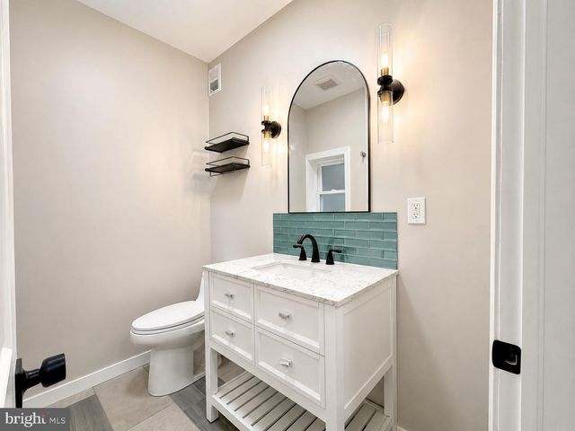 2251 S HICKS ST, Philadelphia, PA 19145
