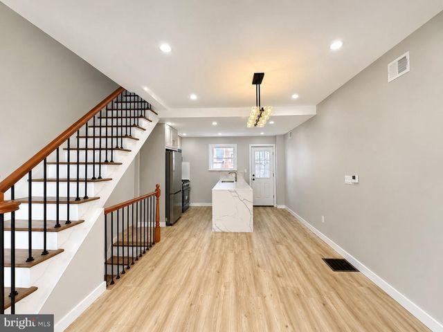 2251 S HICKS ST, Philadelphia, PA 19145