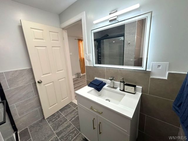 24 Euclid Avenue, Cheektowaga, NY 14211