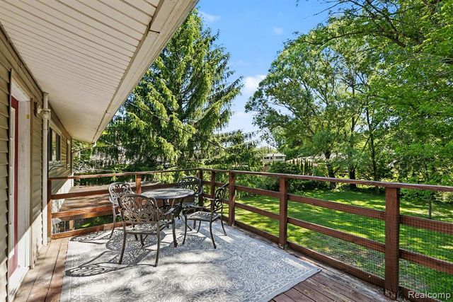 9180 Posey Drive, Whitmore Lake, MI 48189