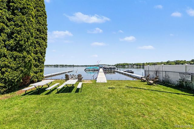 9180 Posey Drive, Whitmore Lake, MI 48189