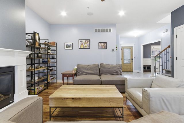 3108 CRAPE MYRTLE DR, Columbia, MO 65203