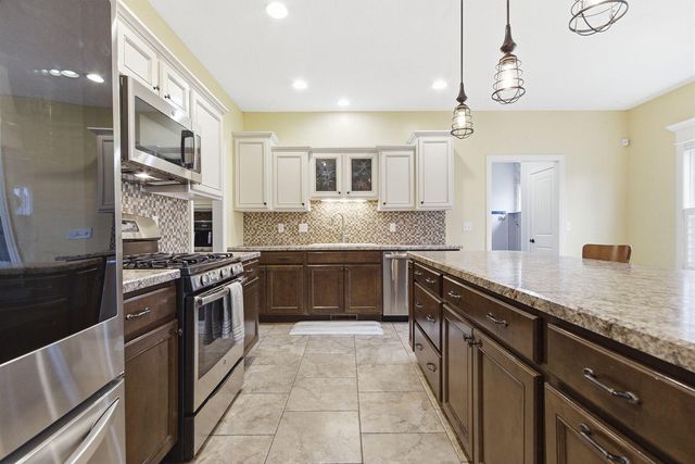 3108 CRAPE MYRTLE DR, Columbia, MO 65203