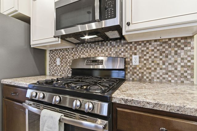 3108 CRAPE MYRTLE DR, Columbia, MO 65203