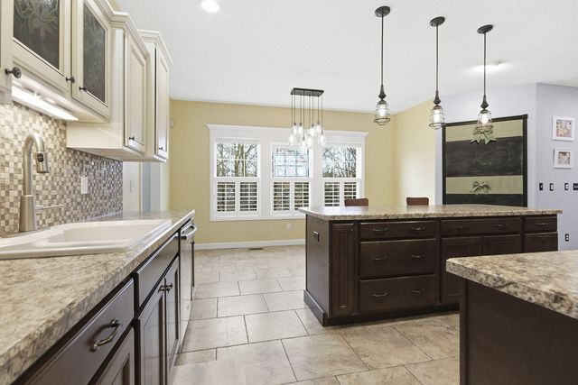 3108 CRAPE MYRTLE DR, Columbia, MO 65203