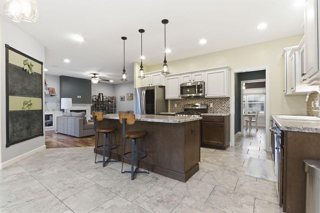 3108 CRAPE MYRTLE DR, Columbia, MO 65203