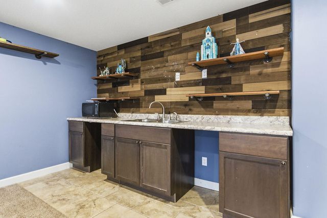 3108 CRAPE MYRTLE DR, Columbia, MO 65203