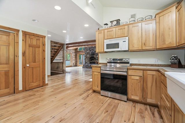 W5501 Burrows LANE, Elkhart Lake, WI 53020