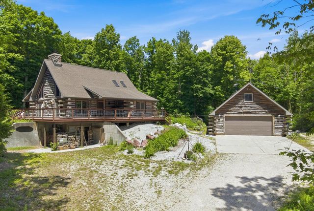 W5501 Burrows LANE, Elkhart Lake, WI 53020