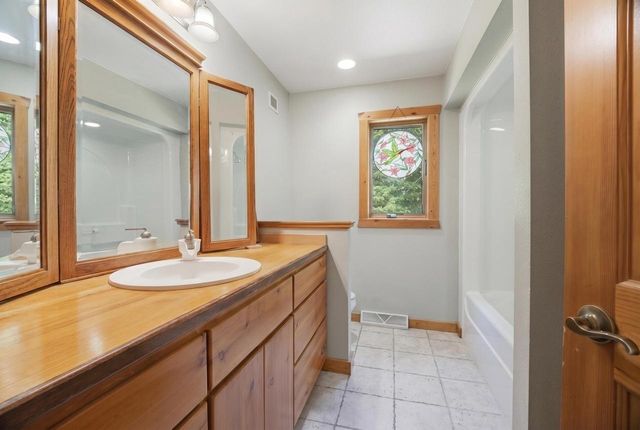 W5501 Burrows LANE, Elkhart Lake, WI 53020