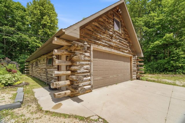 W5501 Burrows LANE, Elkhart Lake, WI 53020