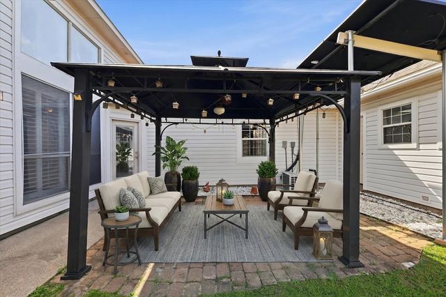 1060 Cornell Drive, Carrollton, TX 75007
