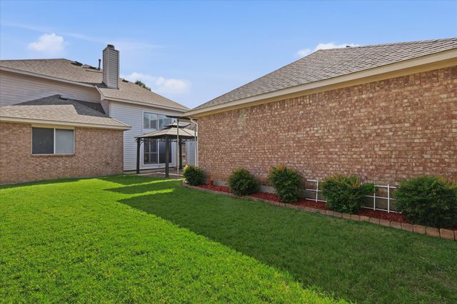 1060 Cornell Drive, Carrollton, TX 75007
