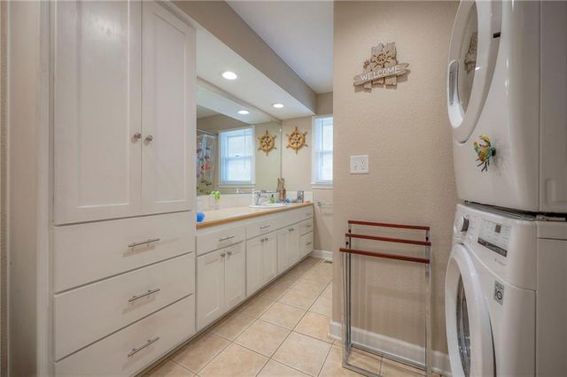 1142 S Elm Street, Ottawa, KS 66067