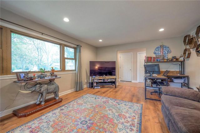 1142 S Elm Street, Ottawa, KS 66067