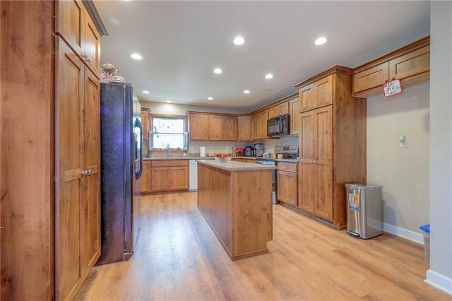 1142 S Elm Street, Ottawa, KS 66067