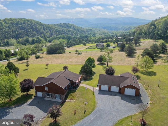 1054 RIVER BEND DR, Paw Paw, WV 25434