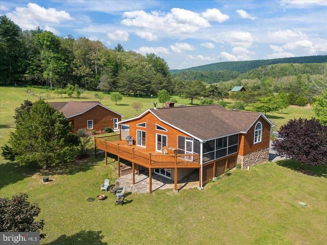 1054 RIVER BEND DR, Paw Paw, WV 25434