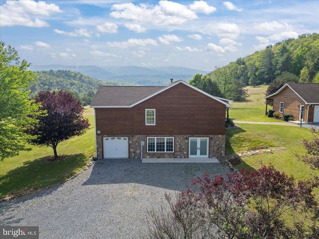 1054 RIVER BEND DR, Paw Paw, WV 25434