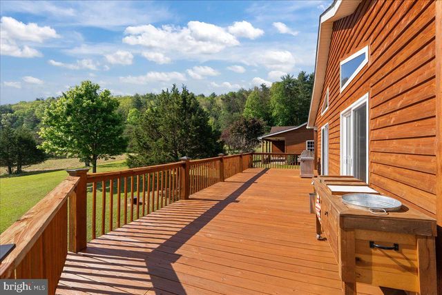 1054 RIVER BEND DR, Paw Paw, WV 25434