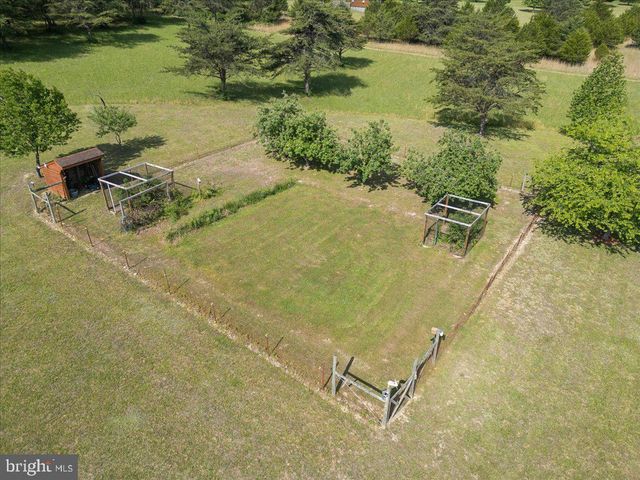 1054 RIVER BEND DR, Paw Paw, WV 25434