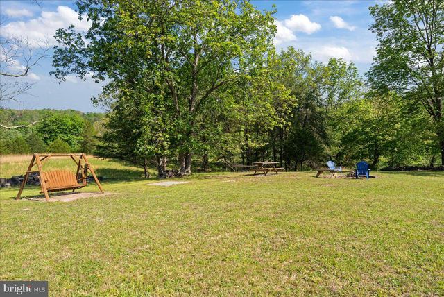 1054 RIVER BEND DR, Paw Paw, WV 25434