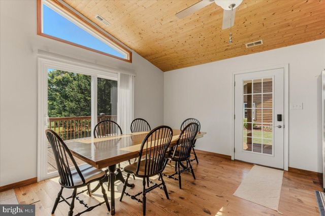 1054 RIVER BEND DR, Paw Paw, WV 25434