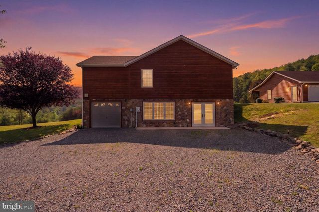 1054 RIVER BEND DR, Paw Paw, WV 25434