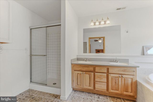 1054 RIVER BEND DR, Paw Paw, WV 25434