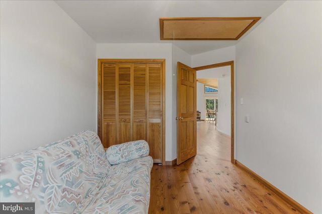 1054 RIVER BEND DR, Paw Paw, WV 25434