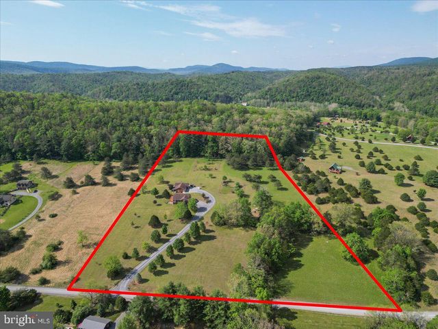 1054 RIVER BEND DR, Paw Paw, WV 25434