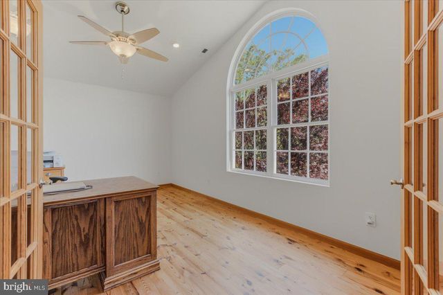1054 RIVER BEND DR, Paw Paw, WV 25434