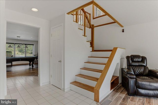 1054 RIVER BEND DR, Paw Paw, WV 25434