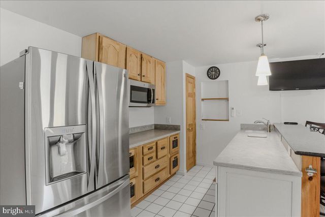 1054 RIVER BEND DR, Paw Paw, WV 25434