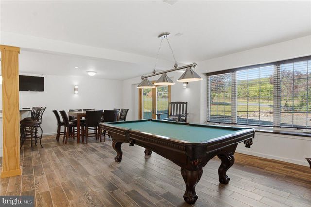 1054 RIVER BEND DR, Paw Paw, WV 25434