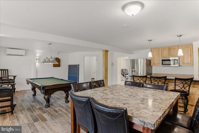 1054 RIVER BEND DR, Paw Paw, WV 25434