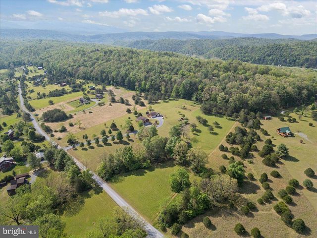 1054 RIVER BEND DR, Paw Paw, WV 25434