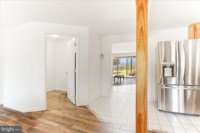 1054 RIVER BEND DR, Paw Paw, WV 25434
