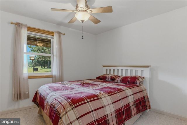 1054 RIVER BEND DR, Paw Paw, WV 25434