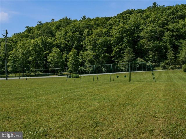 1054 RIVER BEND DR, Paw Paw, WV 25434