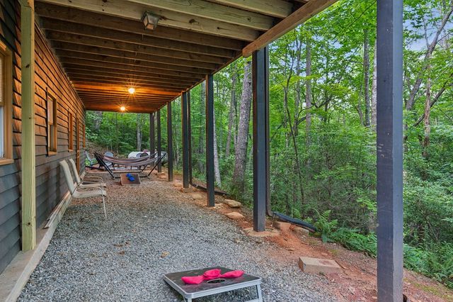 889 Granny Branch, Blue Ridge, GA 30513