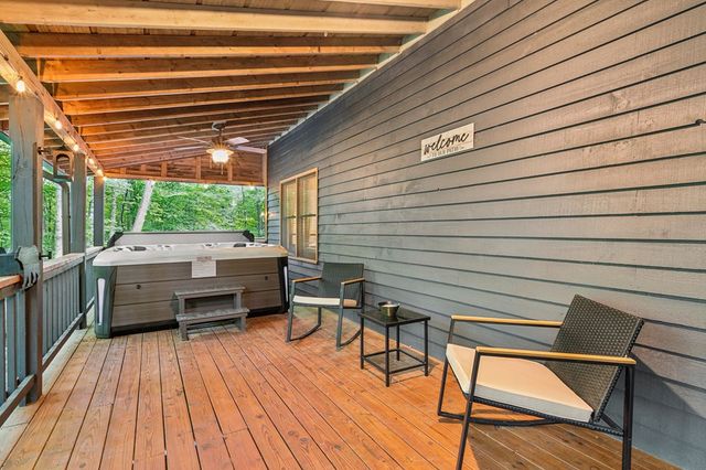 889 Granny Branch, Blue Ridge, GA 30513
