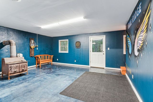 889 Granny Branch, Blue Ridge, GA 30513